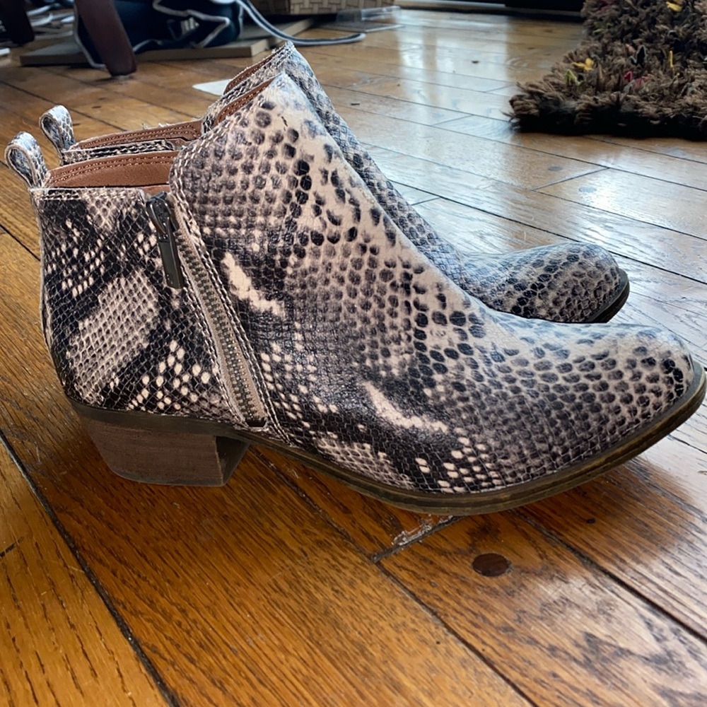 Lucky Brand Python Snake Skin Leather Ankle Booties, Never been worn